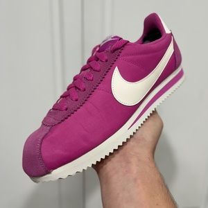 Nike Cortez ‘Fuchsia Summit White (W)